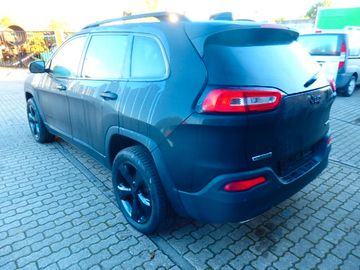 Jeep Cherokee - 4