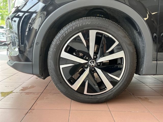 Fahrzeugabbildung Volkswagen Tiguan 1.5 eTSI DSG ELEGANCE AHK IQ.DRIVE IQ.LIG
