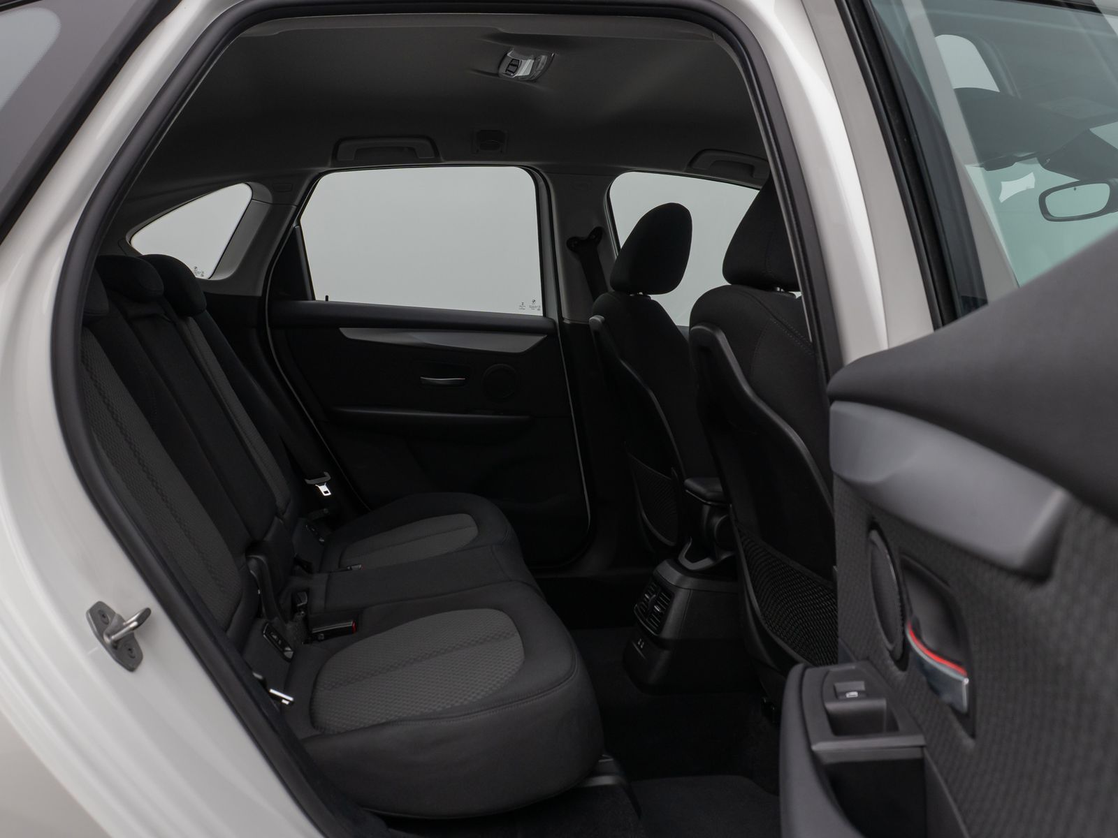 Fahrzeugabbildung BMW 218d Kamera Navi HiFi AHK LED Geschwindigkeitsre