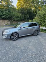 Mitsubishi Outlander 2.4 MIVEC PLUG-IN HYBRID 4WD Top Top - Mitsubishi Outlander von privat