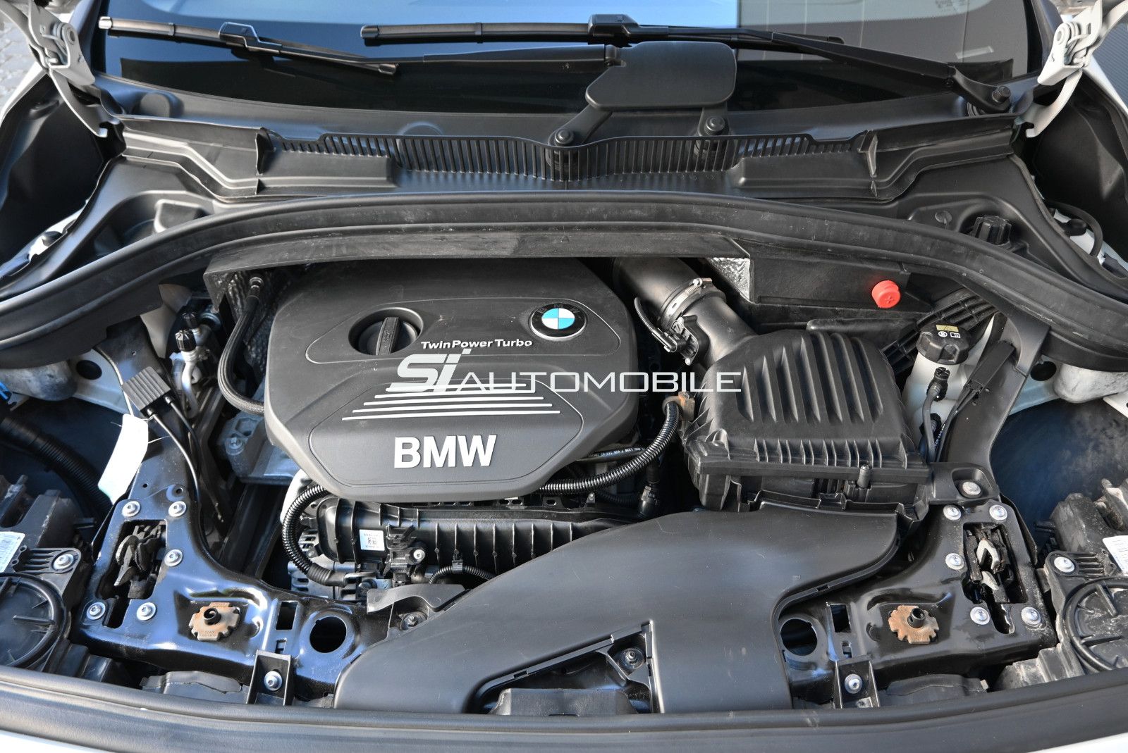Fahrzeugabbildung BMW 218i Active Tourer M Sport °AHK°PDC°SITZHEIZ°