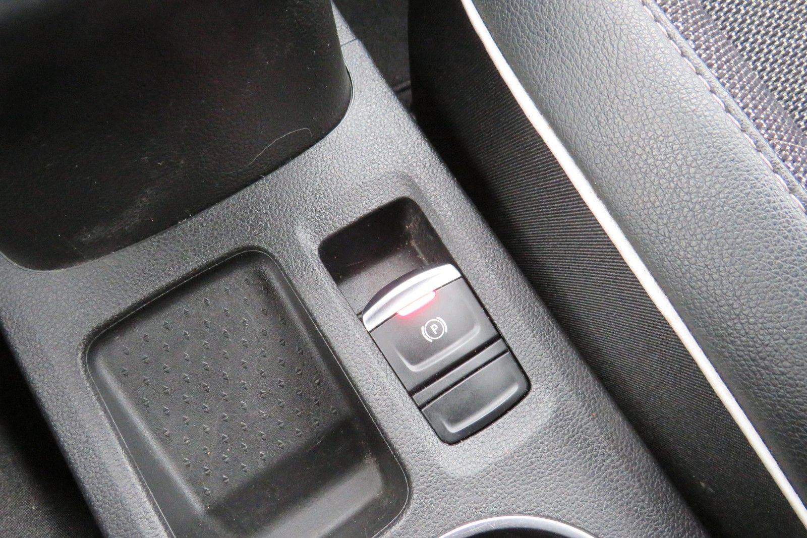 Fahrzeugabbildung Renault Captur II "INTENS" AHK NAVI 18` KAMERA SITZH.