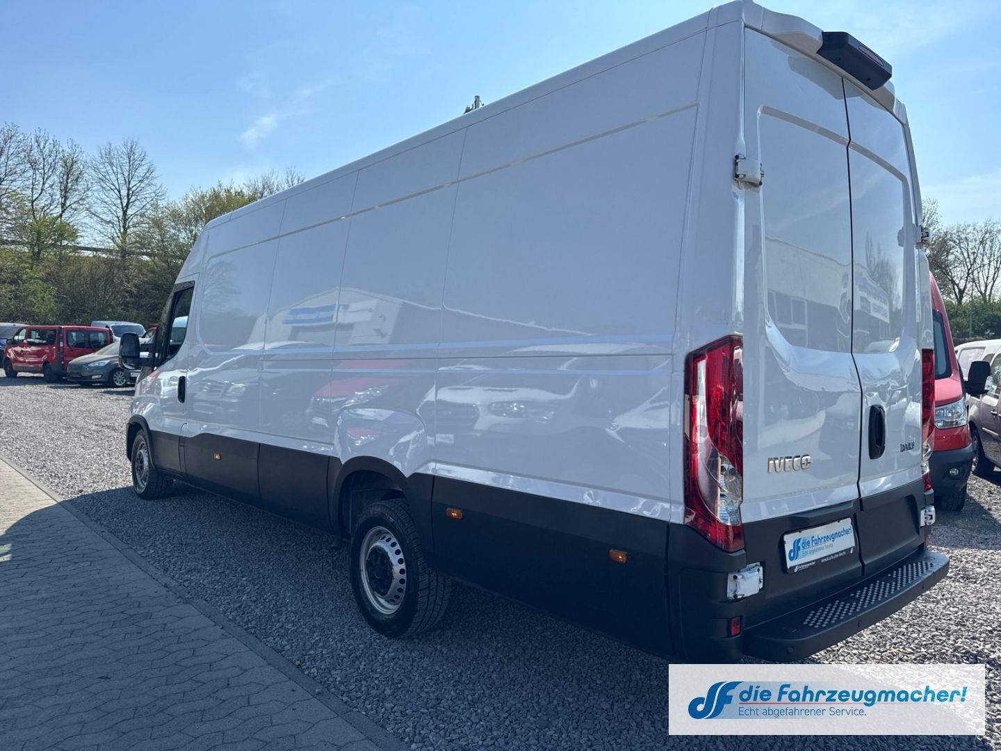 Fahrzeugabbildung Iveco Daily Kasten HKa 35 S V Radstand 4100 14 MAXI