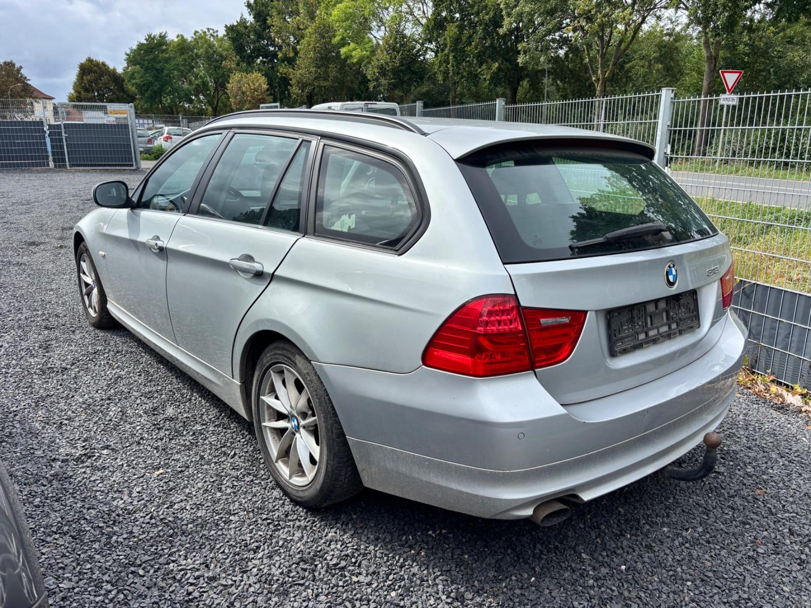 BMW 318 2012 — photo 5