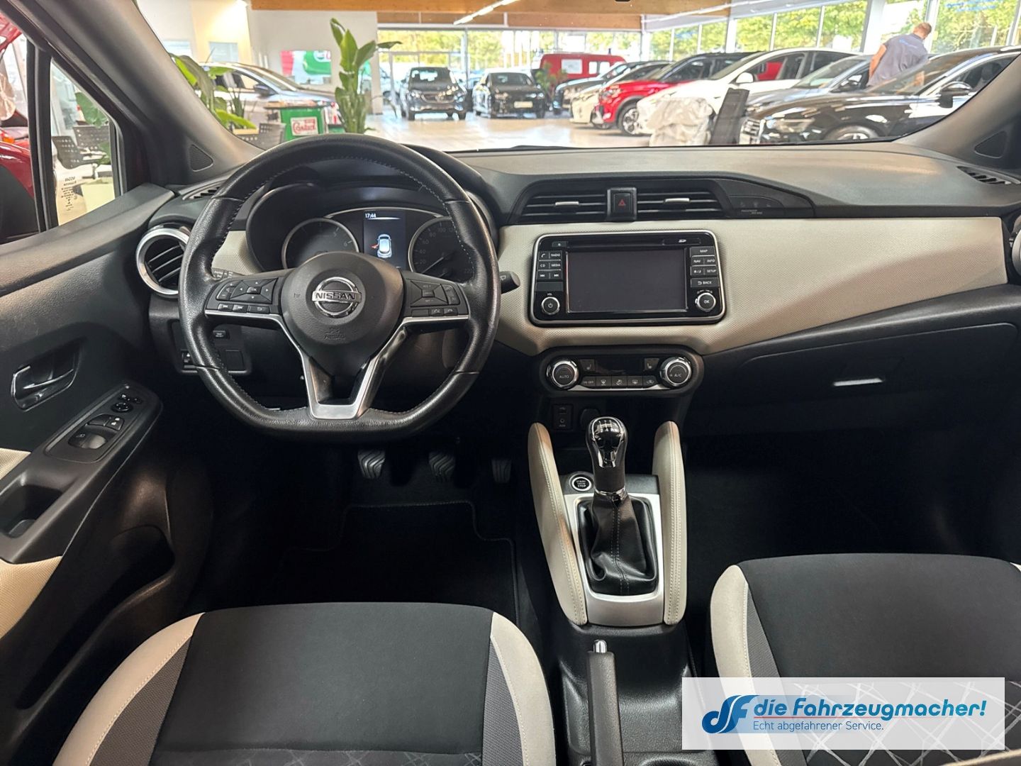 Fahrzeugabbildung Nissan Micra N-Connecta Navi DAB Ambientebeleuchtung SH