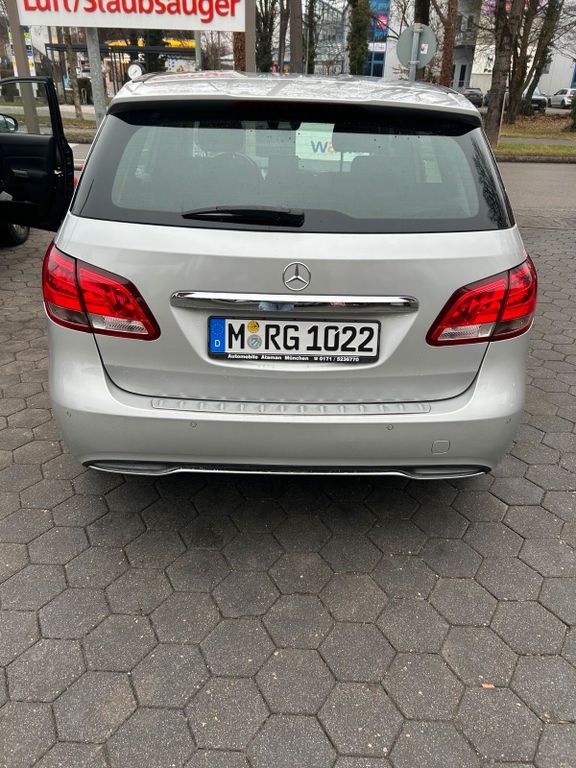 Image of Mercedes-Benz B 180