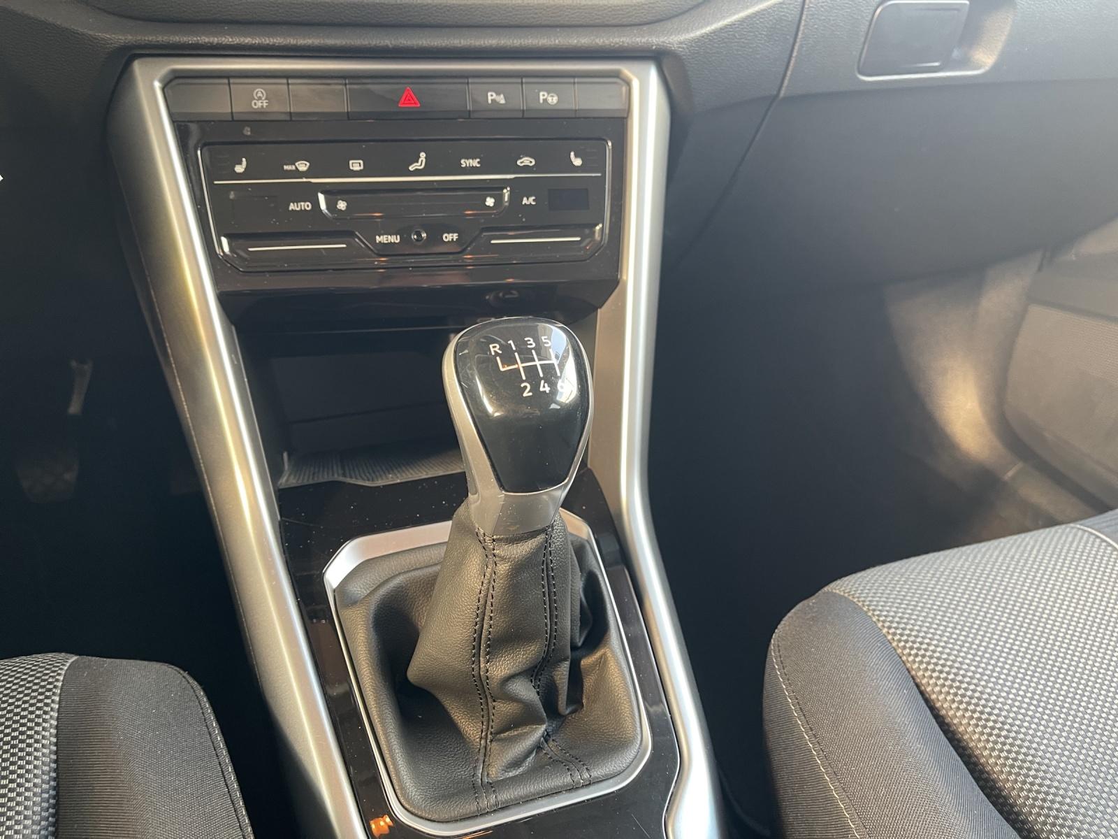 Volkswagen T-Roc 1.0 TSI Life LED+Navi+SHZ+Winterp.+2xKlima, миниатюра 9