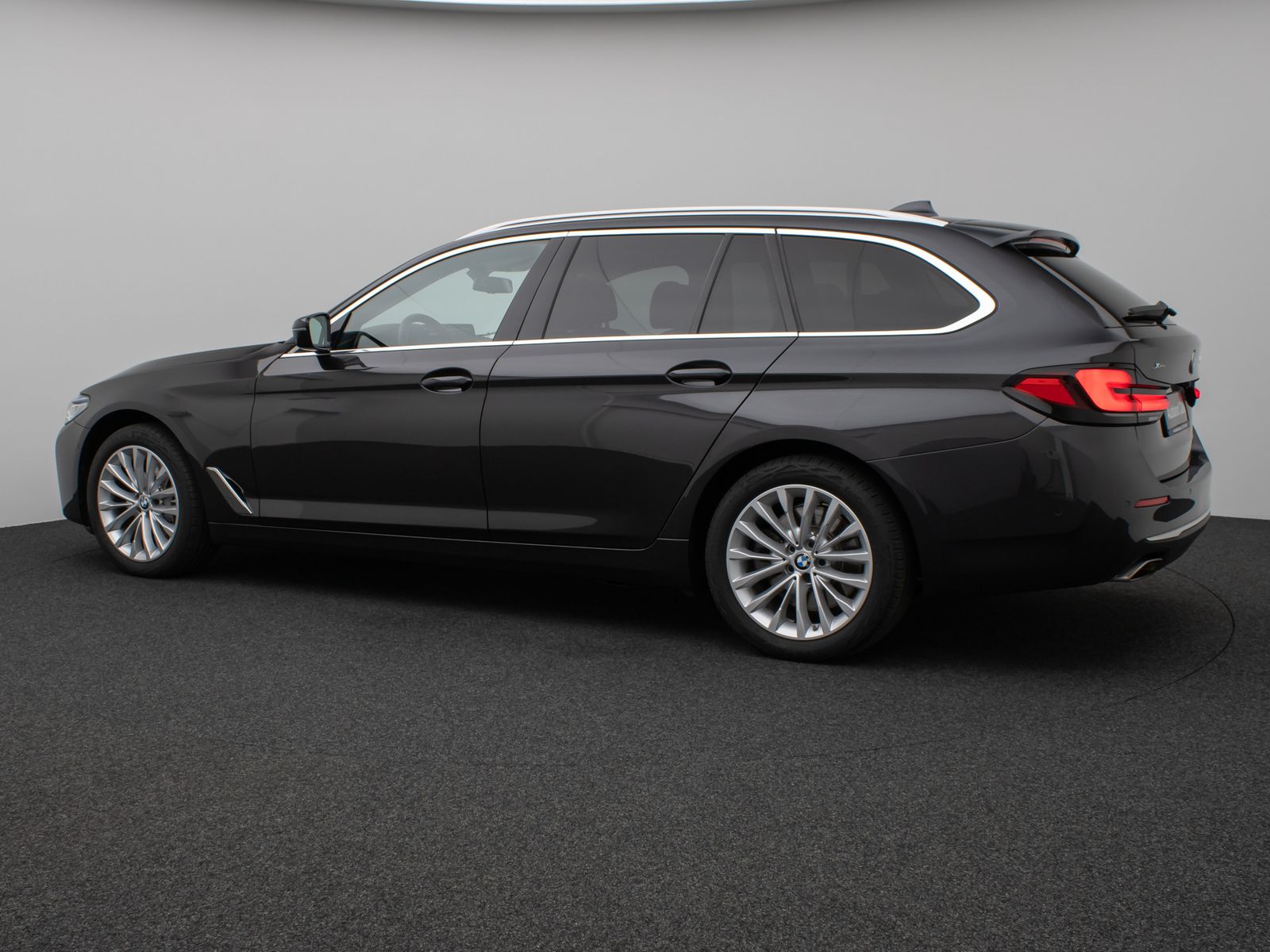 Fahrzeugabbildung BMW 540i xD LuxuryLine Panorama Laser Kamera SoftCL