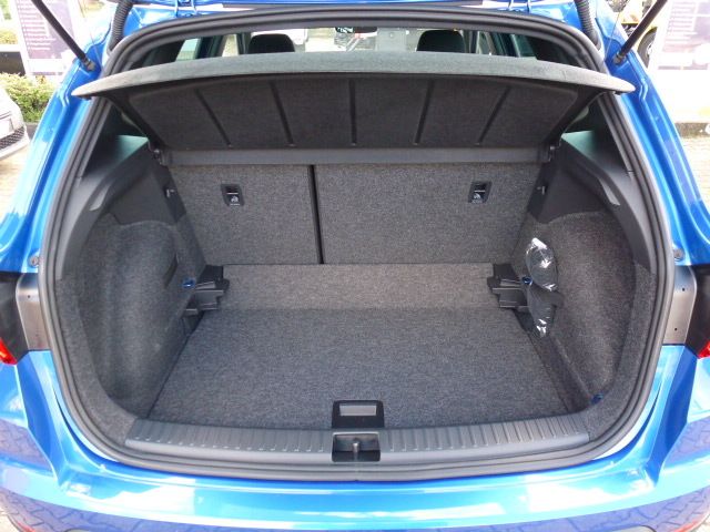 Fahrzeugabbildung SEAT Arona Xperience 1.0 TSI + NAVI + LED + SHZ