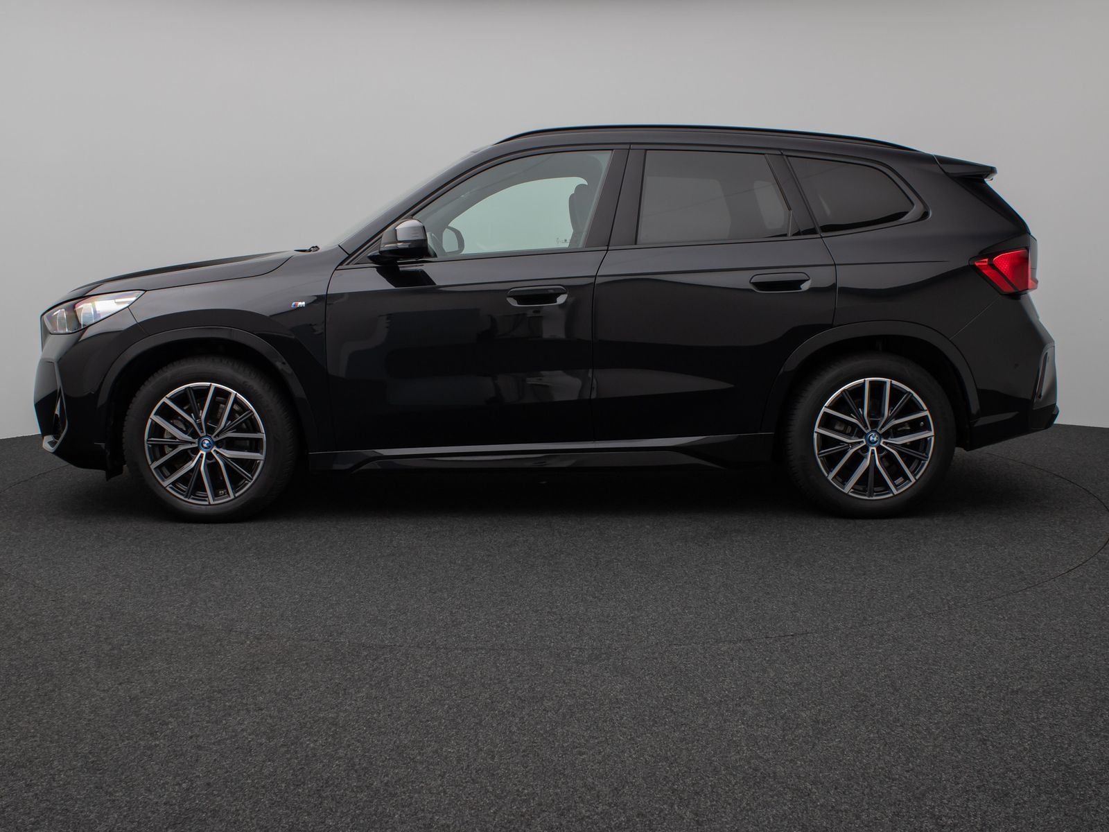 Fahrzeugabbildung BMW iX1 xD30 M Sport Kamera DAB Komfort Fernlichtass