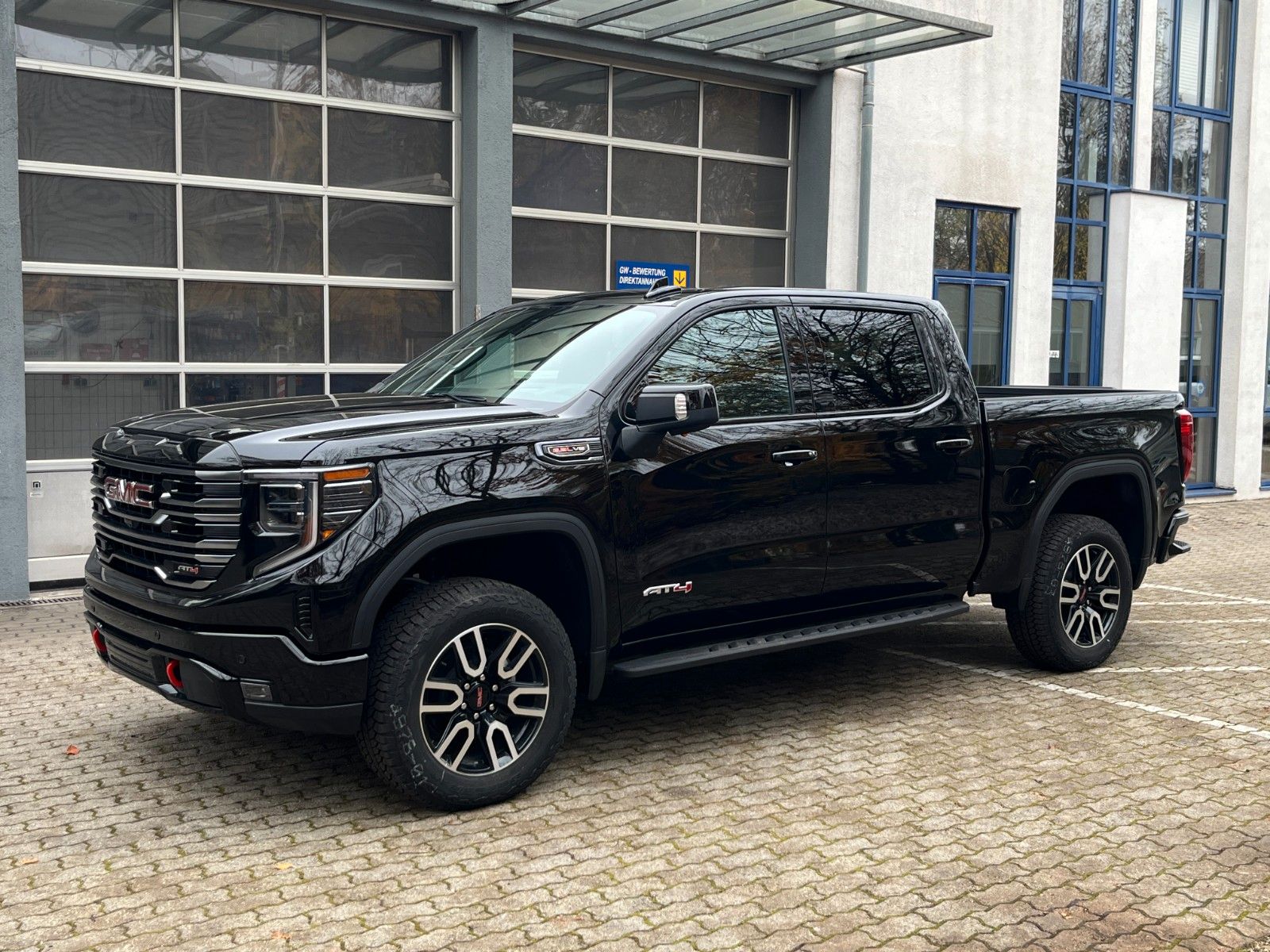 Fahrzeugabbildung GMC Sierra 1500 AT4 6.2*360°*AHK*22Zoll*HeadUp