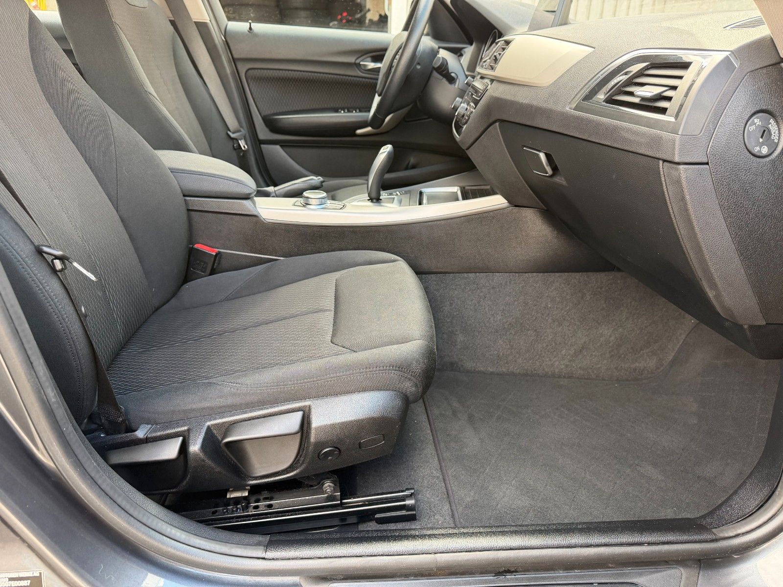 BMW 120 i Advantage 8 G Automatik LED Navi SHZ foto 18