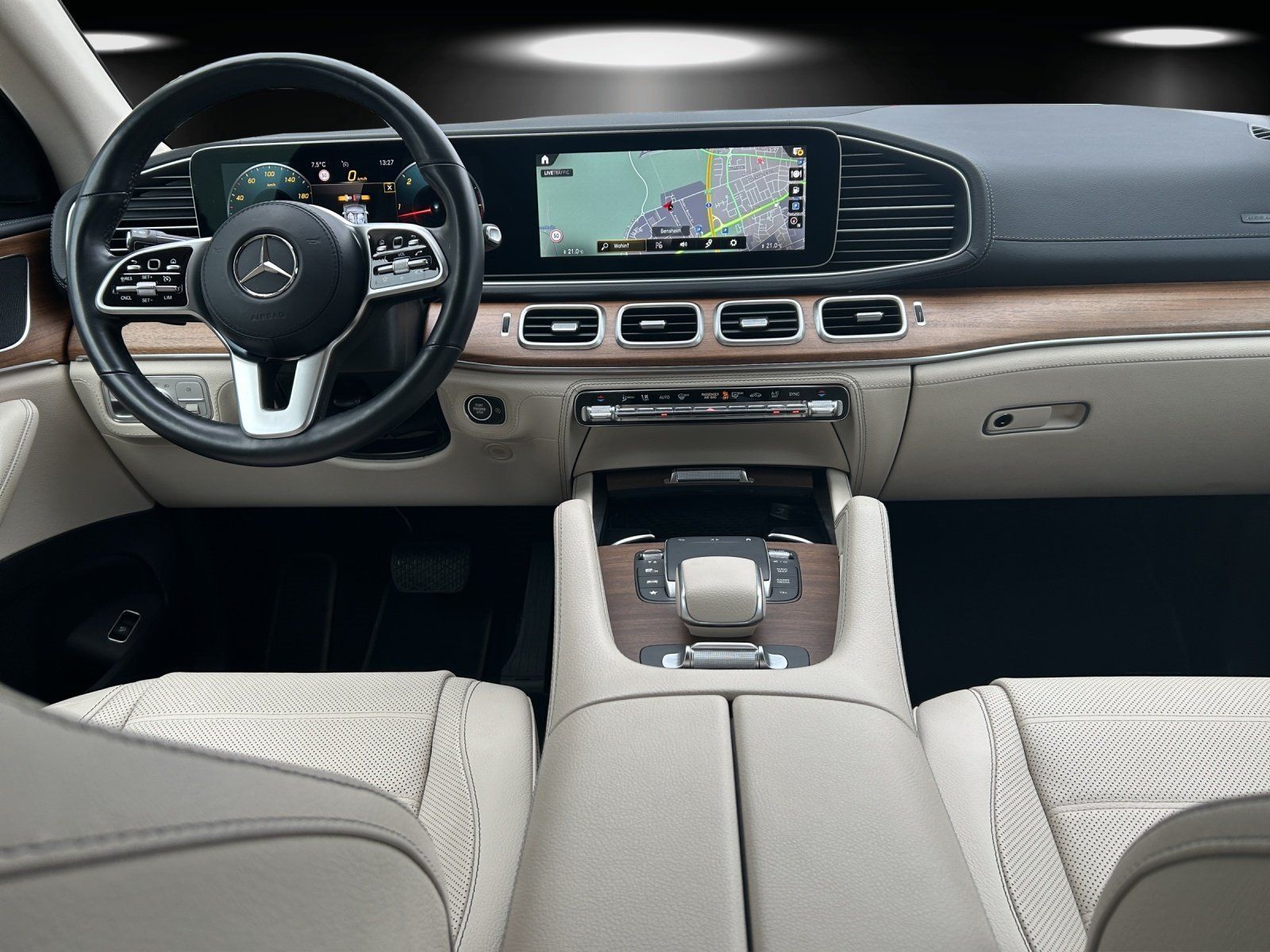 Fahrzeugabbildung Mercedes-Benz GLE350d Cpé AMG Exclu MLED Night AIRMATIC Sitzkl