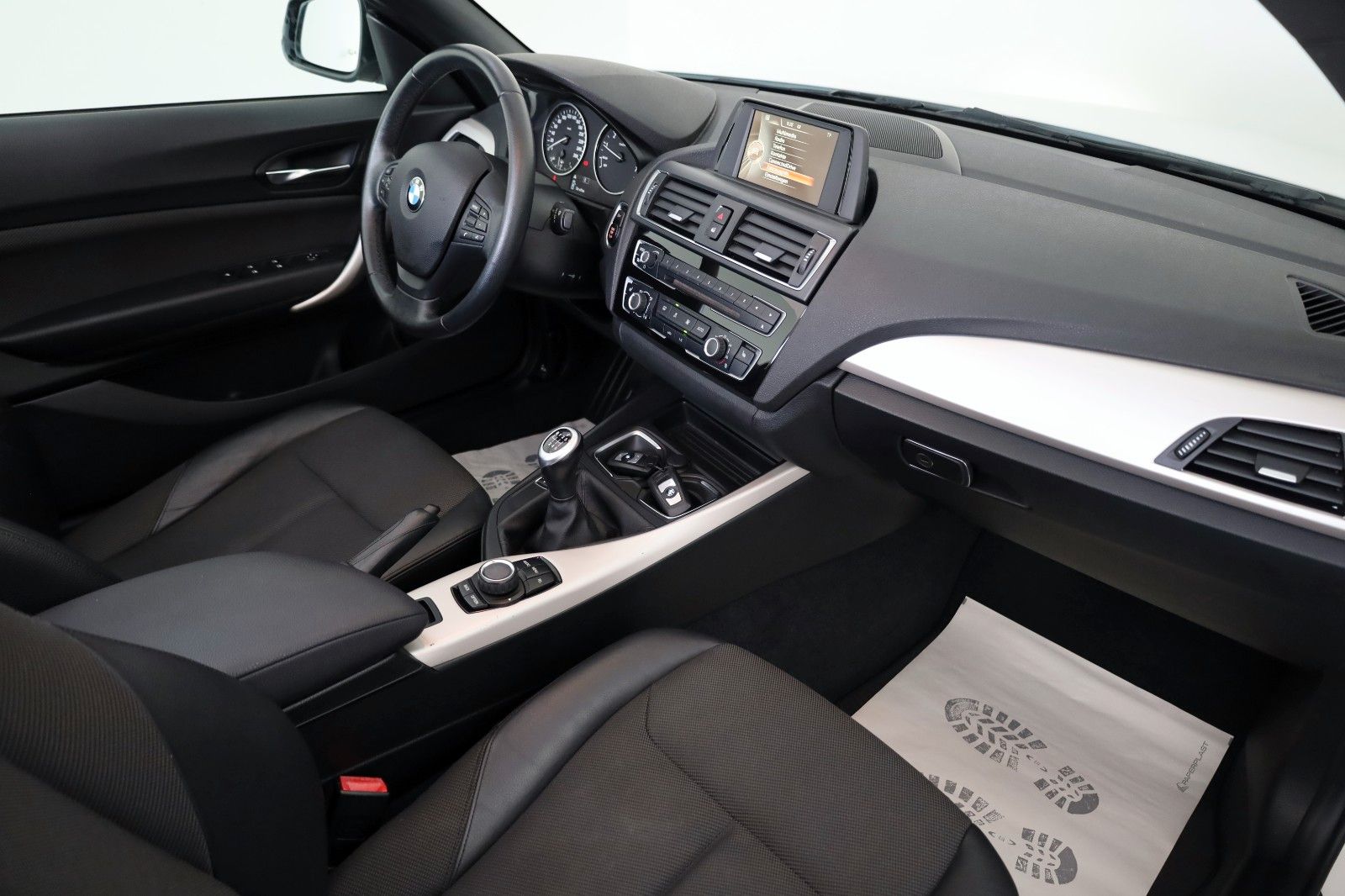 Fahrzeugabbildung BMW 220i Cabrio  Advantage TLeder,Xenon,SH,PDC,SR+WR