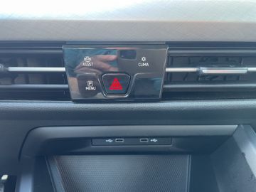 Volkswagen Golf Variant VIII 1.5 eTSI DSG LED-PLUS NAVI ACC
