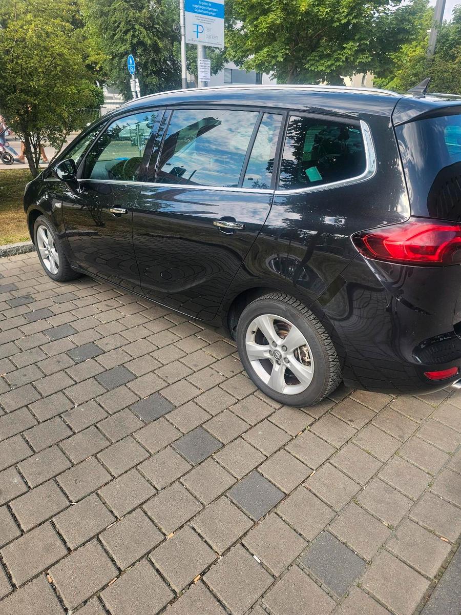 Opel Zafira, 2012