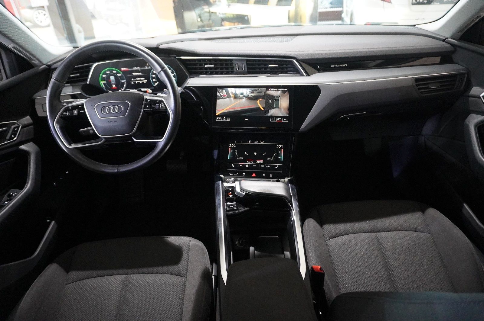 Fahrzeugabbildung Audi e-tron 50 quattro ADVANCED NAVI/LED/SPORT/SH/DAB