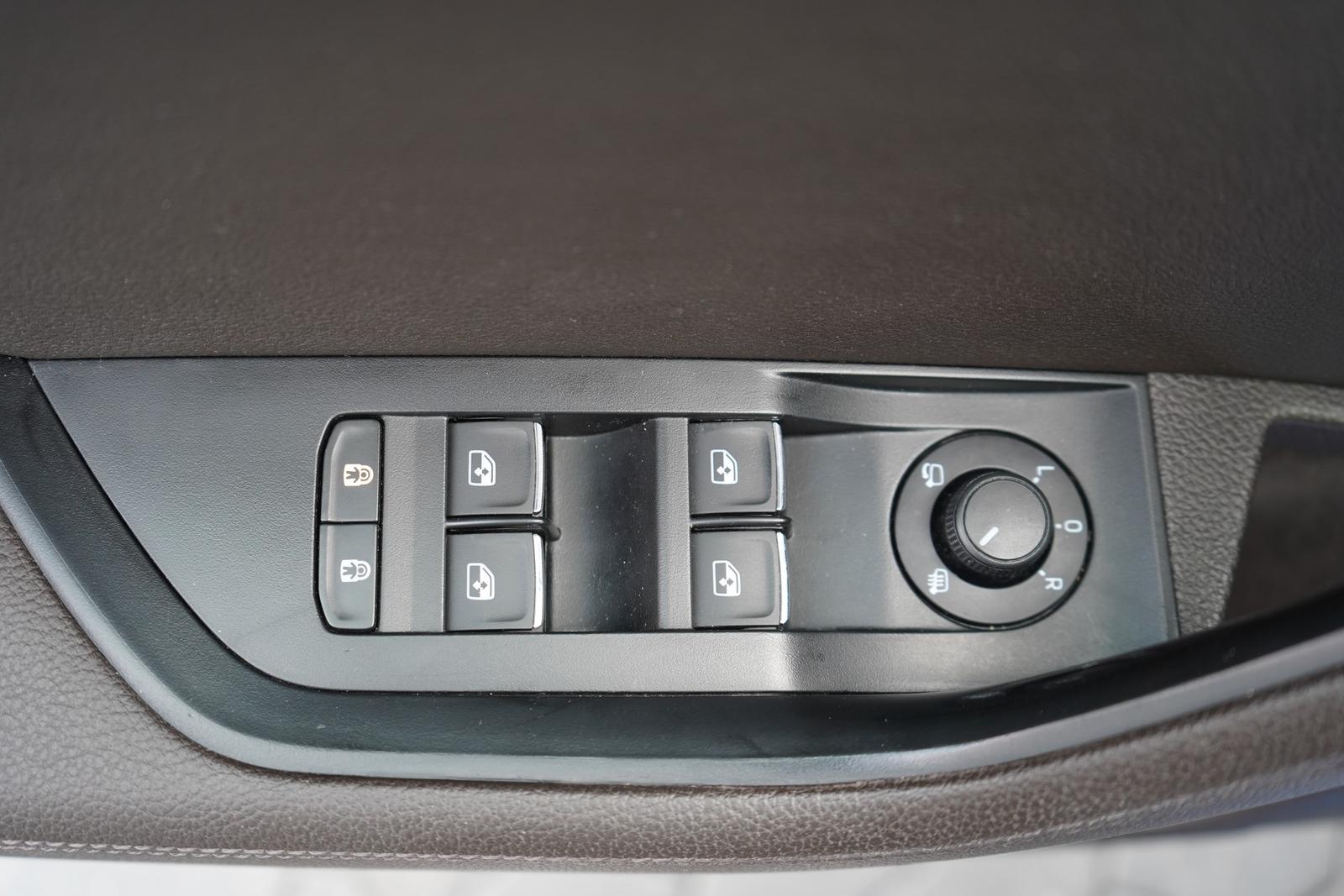 Skoda Superb Combi 2.0 TSI 4x4 DSG LED Navi AHK ACC