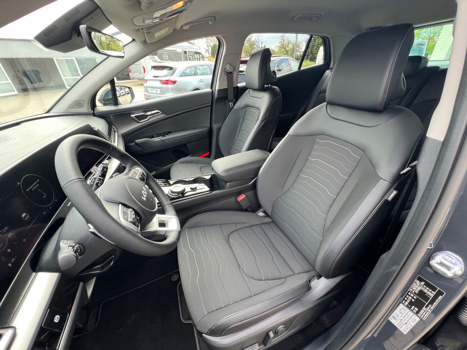 Fahrzeugabbildung Kia SPORTAGE 1.6T 48V 2WD DCT ULTIMATE EDITION