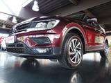 Volkswagen Tiguan TSI 4MOTION SOUND/ DSG/ Navi/ ACC/ AHK - Volkswagen Tiguan: Rot