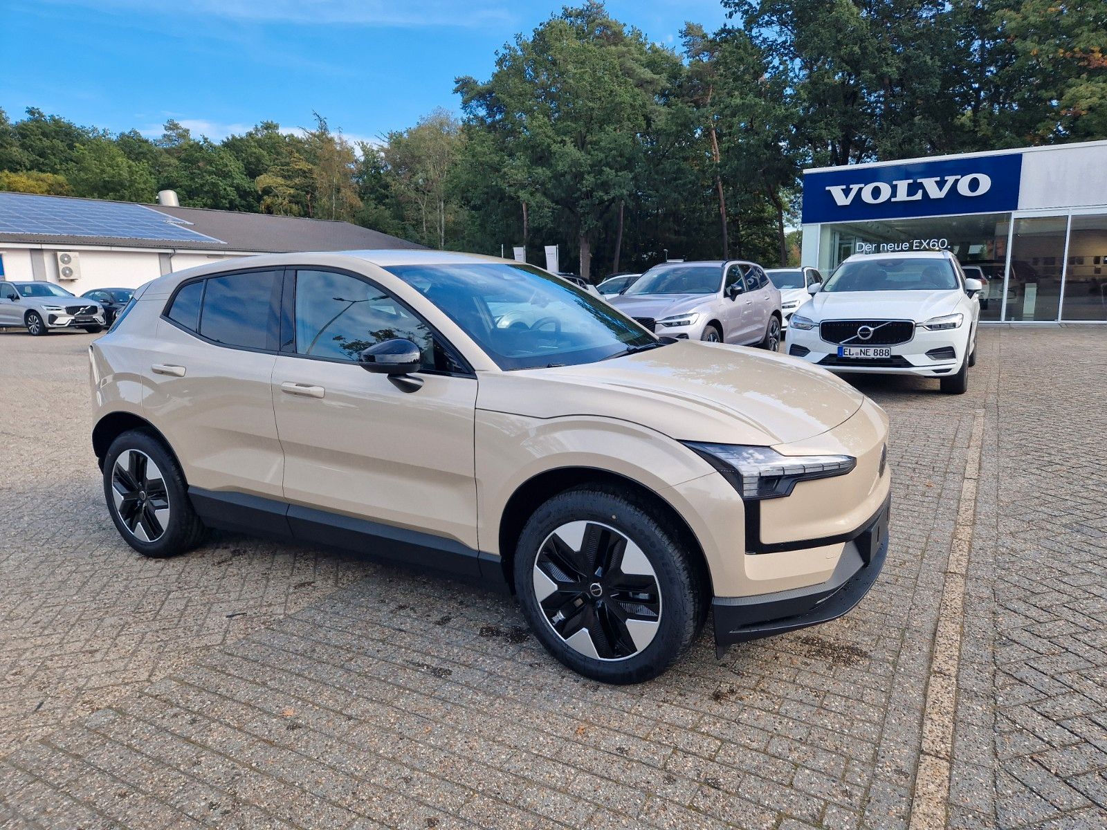 Volvo EX30 Plus 2WD Pure Electric