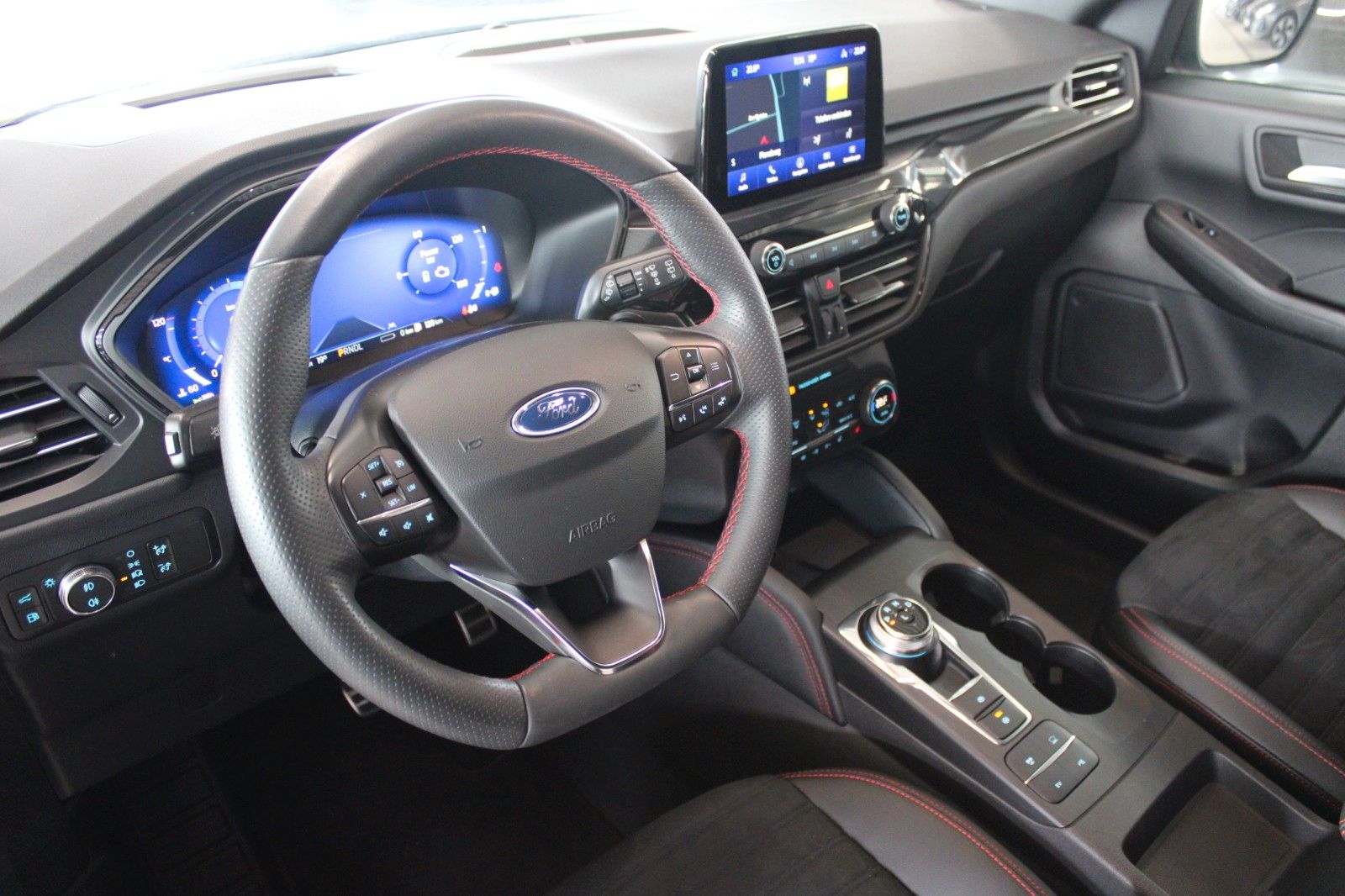 Fahrzeugabbildung Ford Kuga 2.5 PHEV ST-Line X Aut. LED B&O AHK HUD uvm