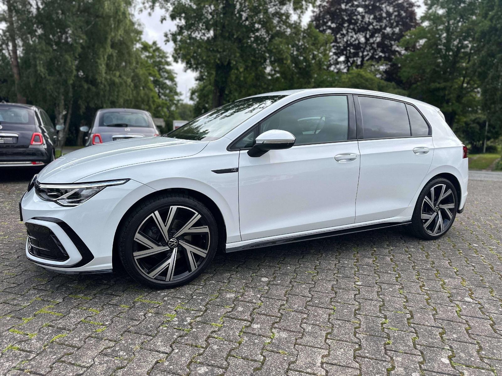 Volkswagen Golf 8 1.5 TSI R-Line  gepflegt in klassischem W