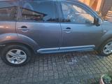 Mitsubishi Outlander 2.4 MIVEC Intense 4WD Intense - Mitsubishi Outlander Intense mit Benzin-Antrieb