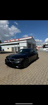 BMW 320d M Sport Automatik| 8-fachbereift + Felgen - : Schwarz, Felge