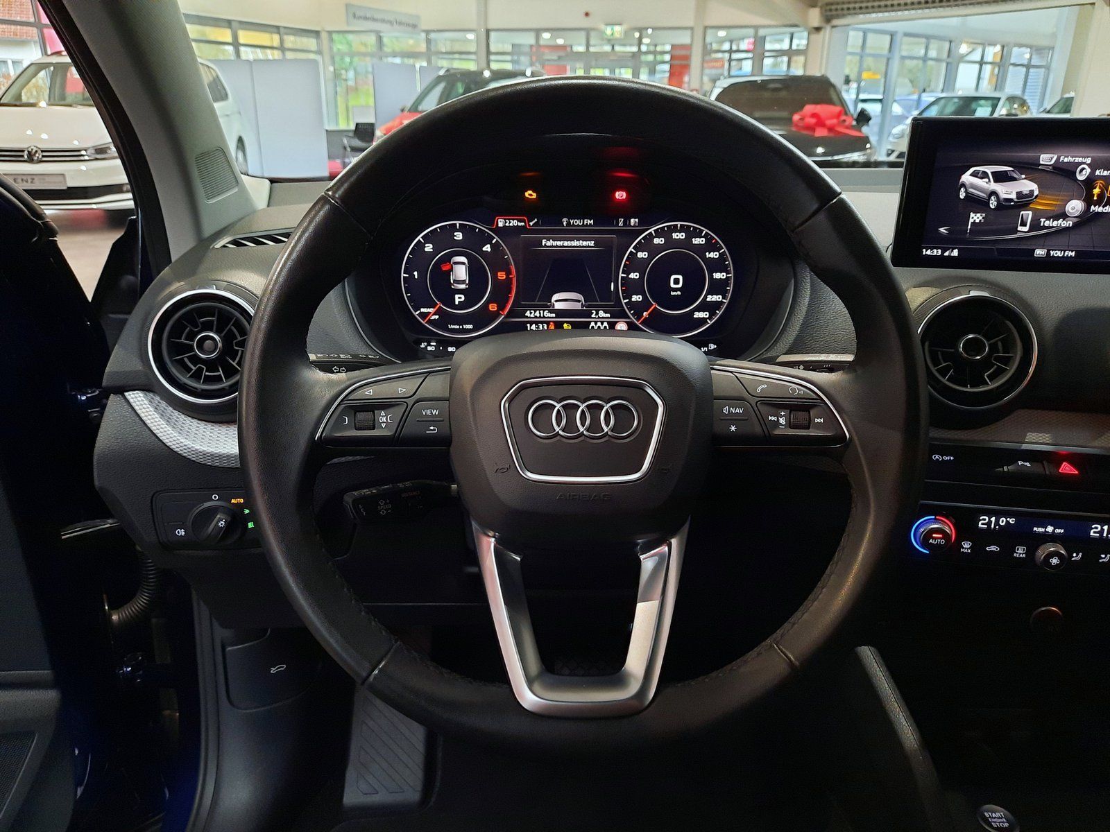 Fahrzeugabbildung Audi Q2 30 TDI S-line S-tronic *Navi*Cam*LED*PDC*ACC*