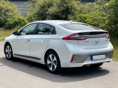 Fahrzeugabbildung Hyundai IONIQ Elektro Premium *Kamera*Totwinkel*ACC*LED*