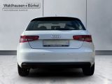 Audi A3 1.6 TDI clean diesel Attraction *PDC / NAVI  - Audi A3 mit Diesel-Antrieb: Weiß, Limousine
