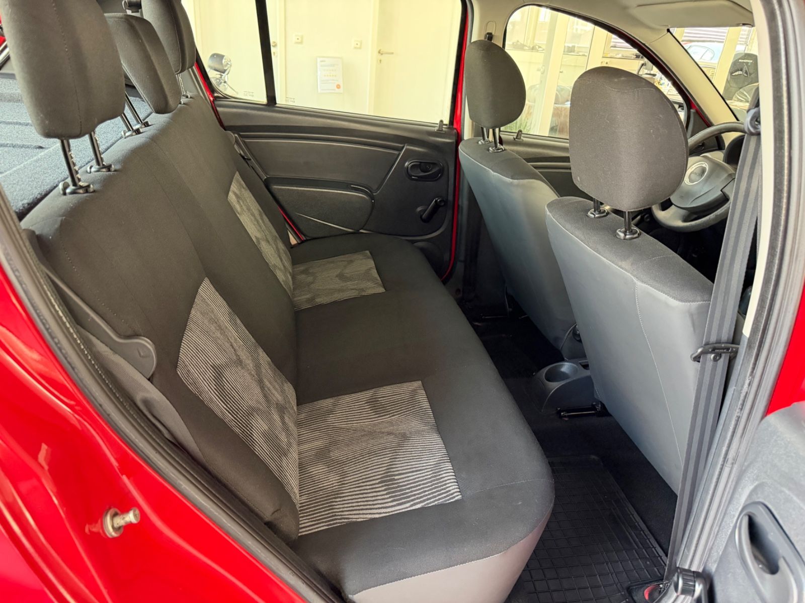 Fahrzeugabbildung Dacia Sandero Ambiance