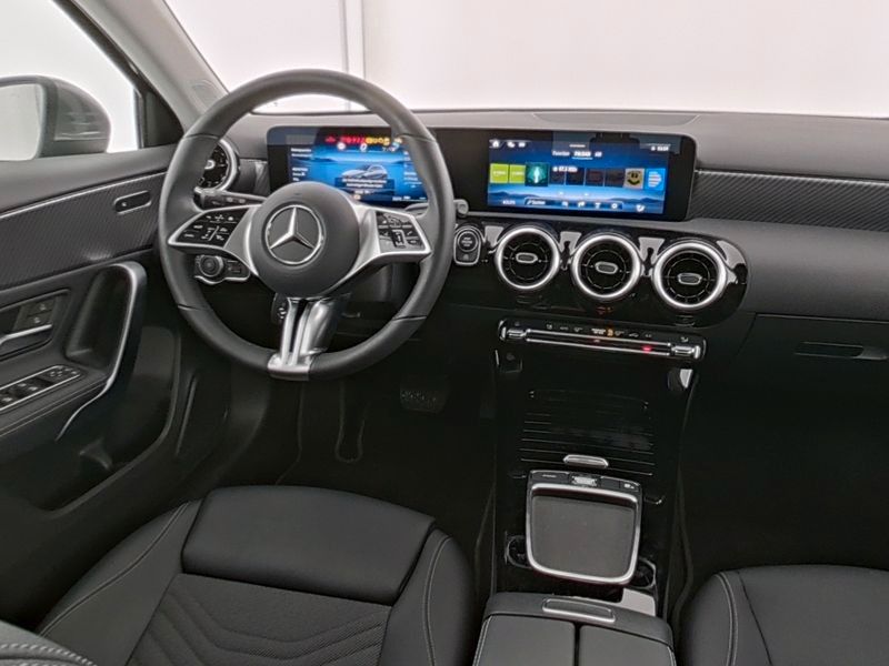 Fahrzeugabbildung Mercedes-Benz A 200 Progressive R-Kamera+LED+DAB+IHC+MBUX