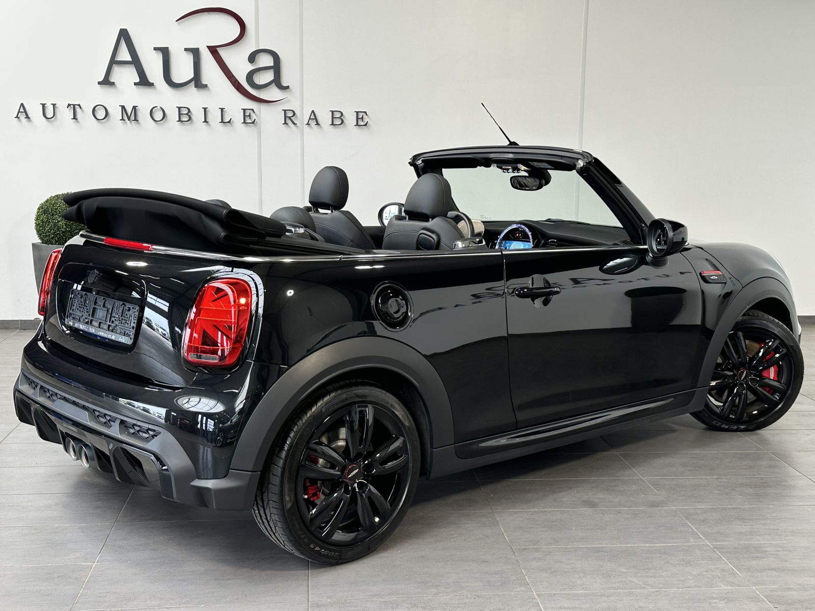 Fahrzeugabbildung MINI John Cooper Works Cabrio NAV+LED+VC+ACC+17ZO+PP
