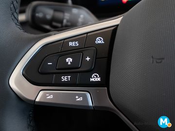 Volkswagen T-Roc - 11