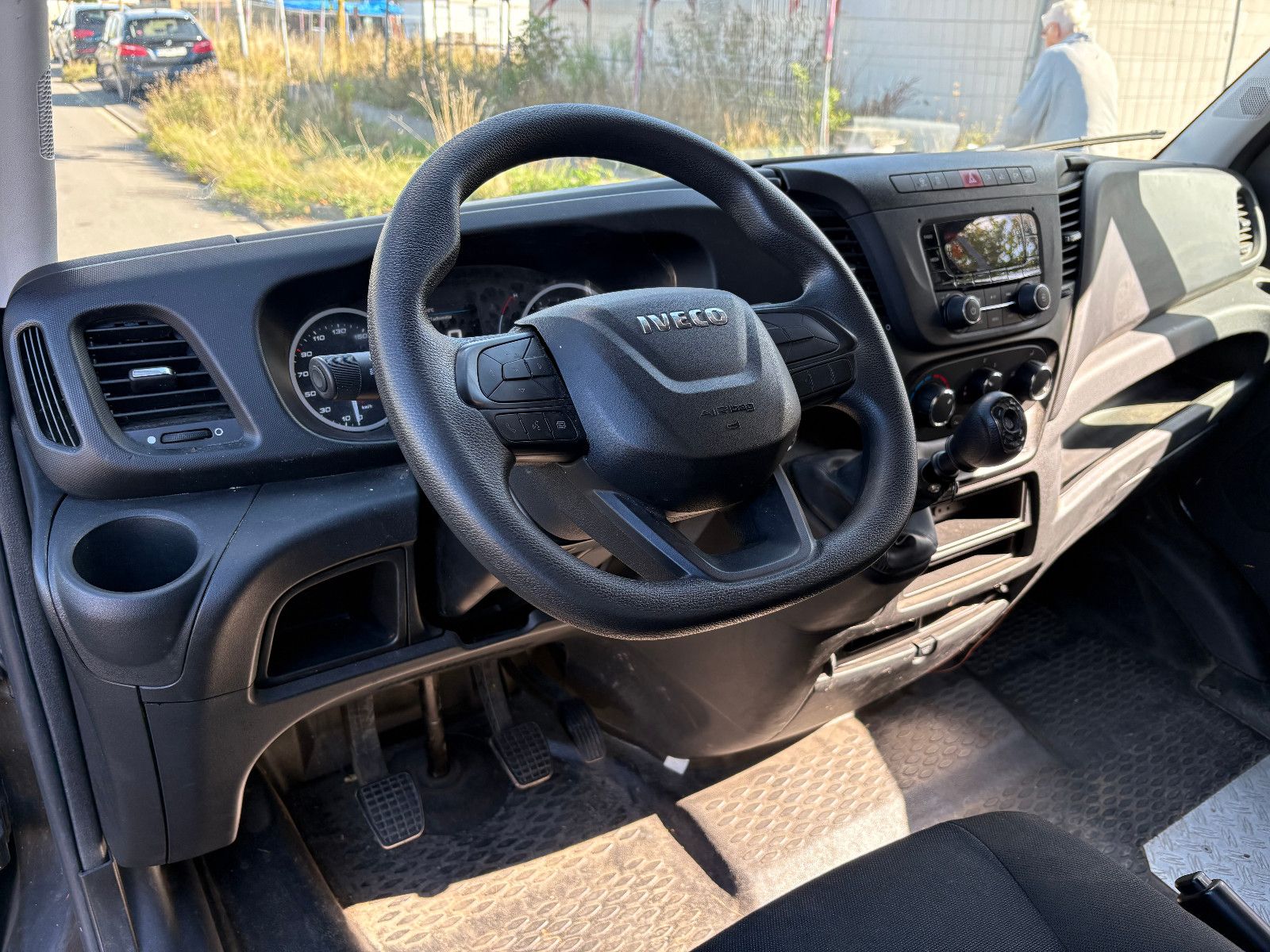 Fahrzeugabbildung Iveco Daily Kasten HKa 35 S ... V Radstand 4100/2-SITZ