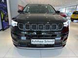 Jeep Compass Summit Plug-In Hybrid 4xe - Jeep Compass Summit mit Hybrid-Antrieb (Benzin/Elektro)