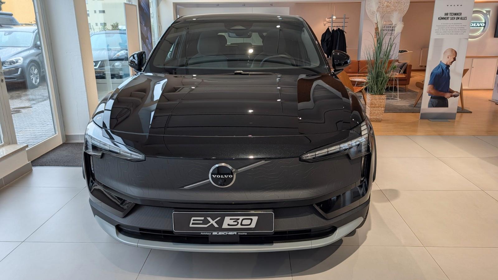 Volvo EX30 Cross Country 315 kW Performance AWD