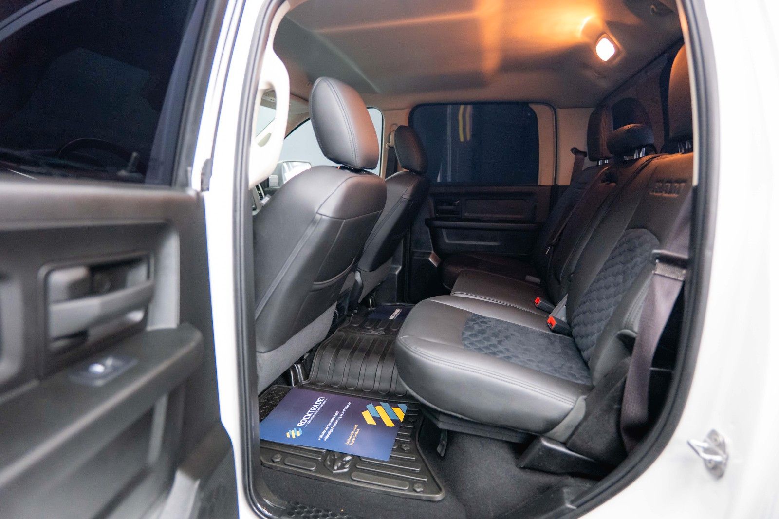 Fahrzeugabbildung Dodge RAM 5.7 V8 HEMI 4x4 OFFROAD Night-Paket *LED*AHK