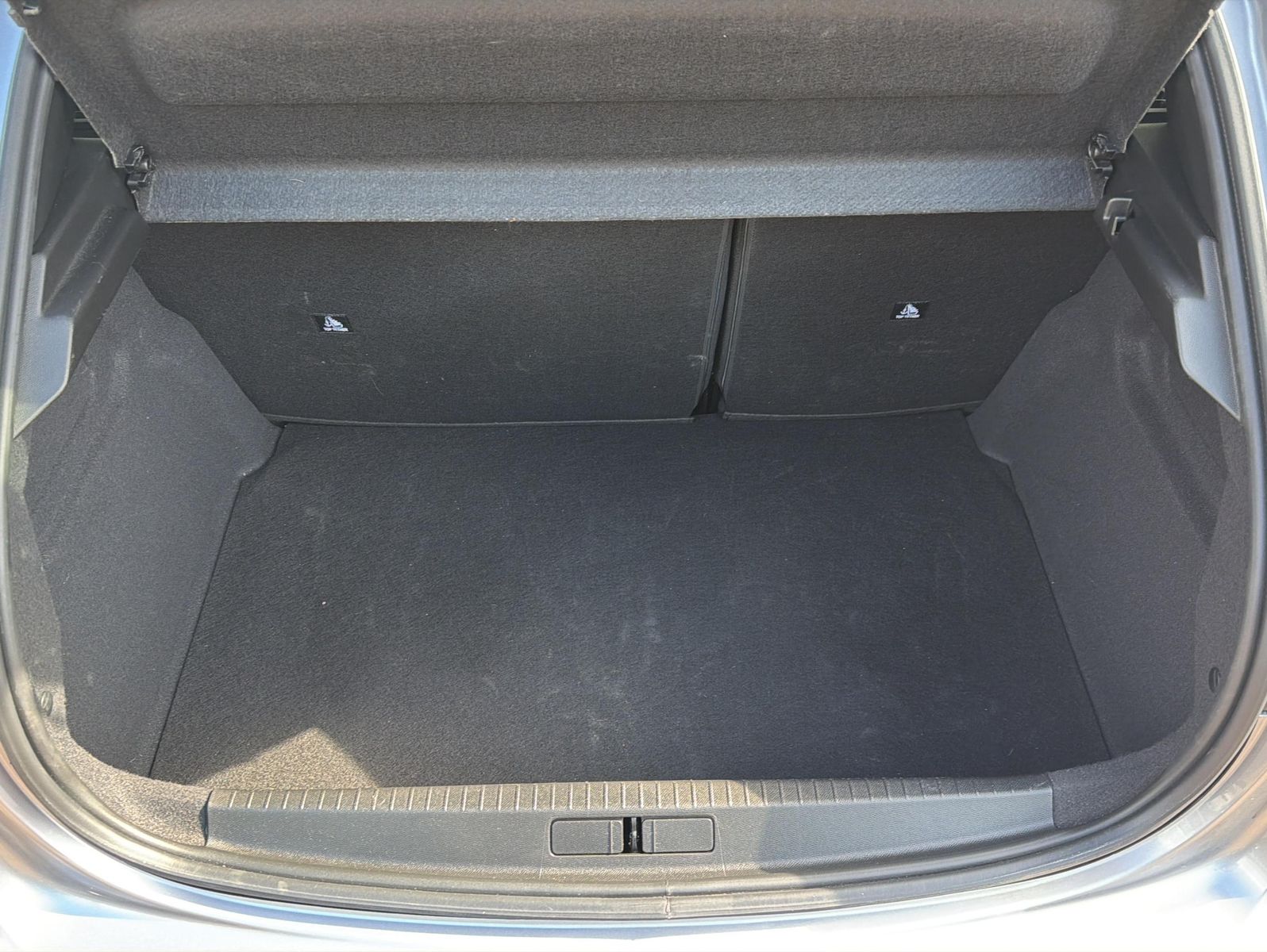 Fahrzeugabbildung Peugeot 208 Hybrid 110 Allure - Automatik