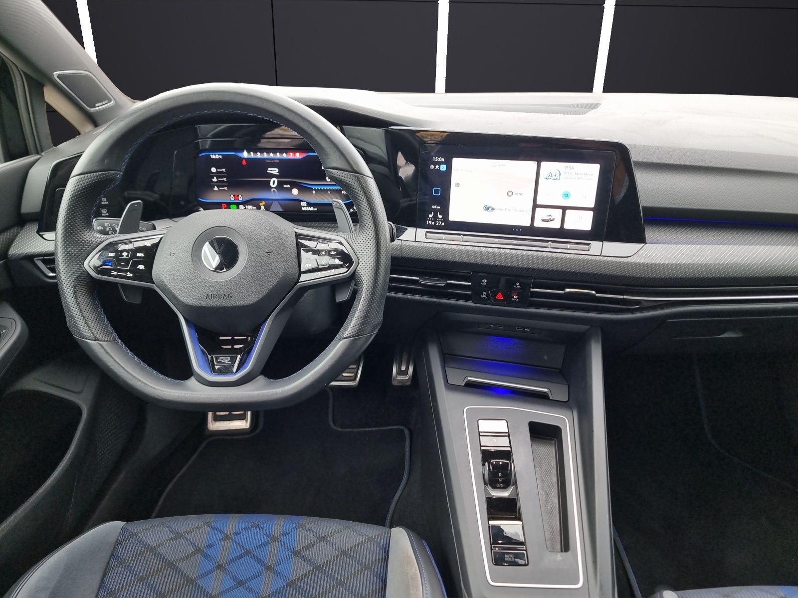 Fahrzeugabbildung Volkswagen Golf VIII R 4M  DSG Matrix Navi Harman AID ACC R