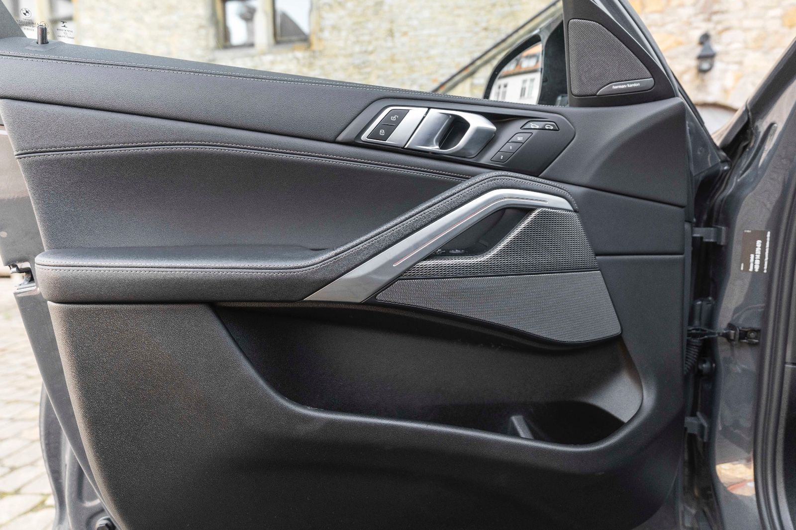 Fahrzeugabbildung BMW X6 xDrive 30 d M Sport LED AHK CARPLAY H&K HUD