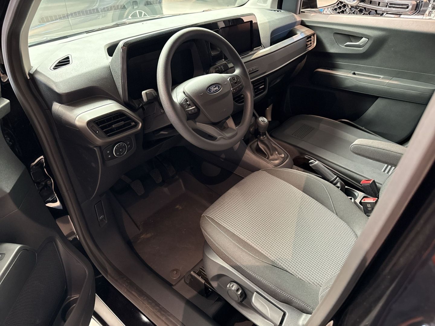 Fahrzeugabbildung Ford Transit Courier Trend 1.5 EcoBlue EU6e