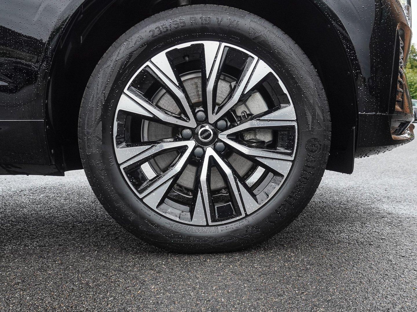 Volvo XC60 B4 B Plus Dark H&K 19ZOLL FRONTHZG SHZ-HI