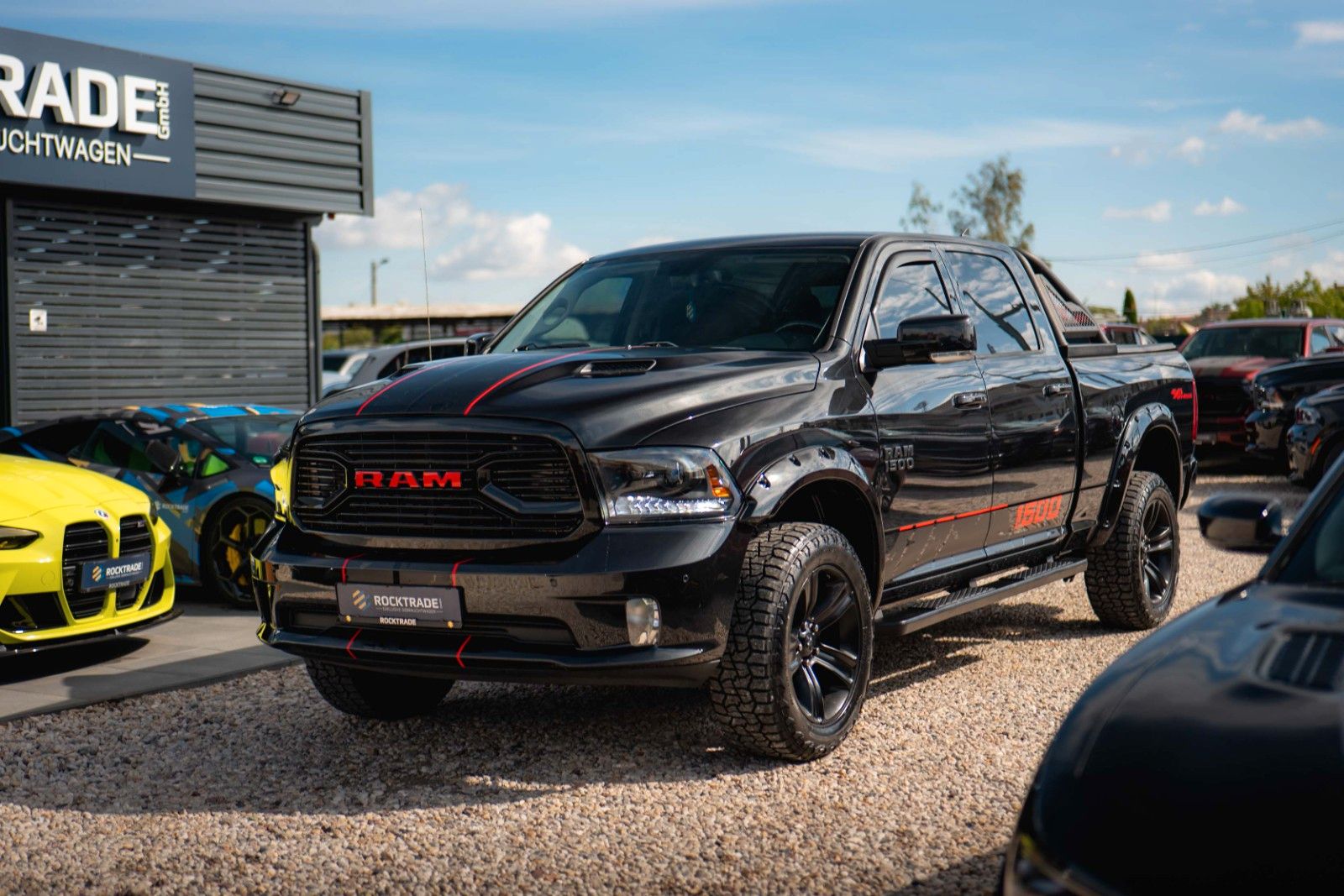 Fahrzeugabbildung Dodge RAM 5.7 V8 HEMI 4x4 OFFROAD Night-Paket LONGBED