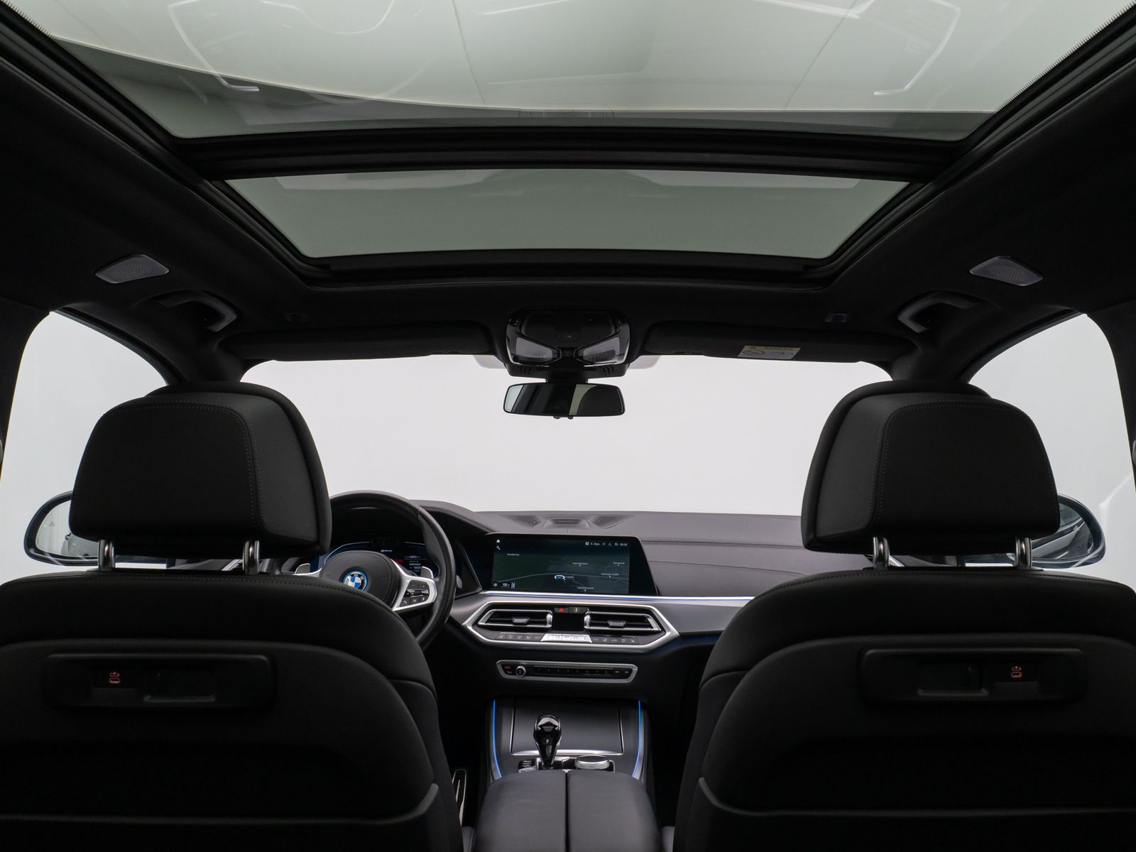 Fahrzeugabbildung BMW X5 xD45e M Sport Panorama Laser 360°HUD DAB B&W