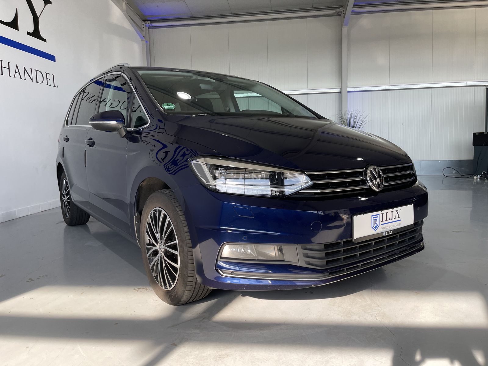Fahrzeugabbildung Volkswagen Touran Highline 2.0 TDI*LED*ACC*AHK*Navi*