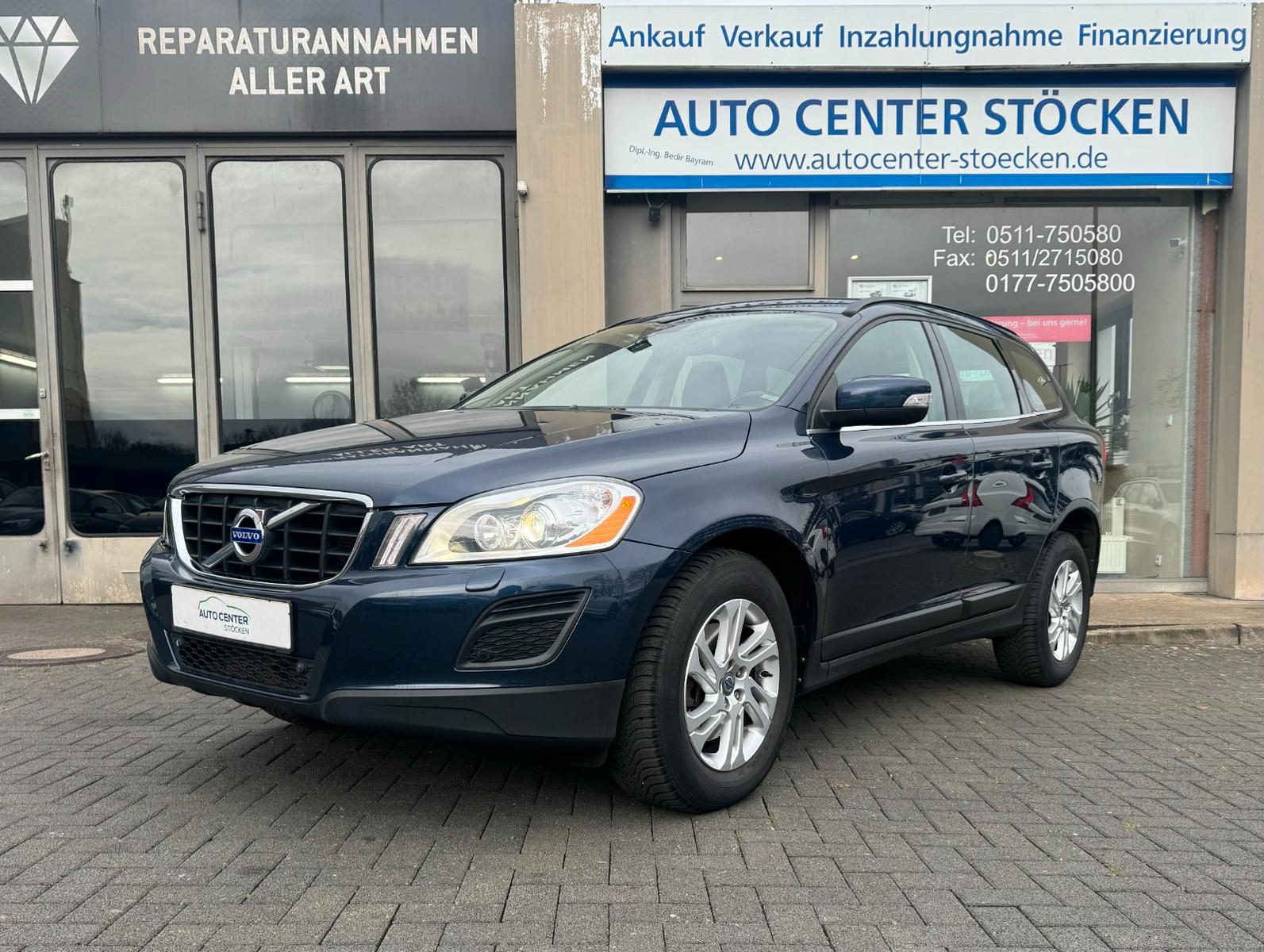 Volvo XC60 Momentum 6GANG AHK PDC TEMPOMAT SITZHEIZUNG