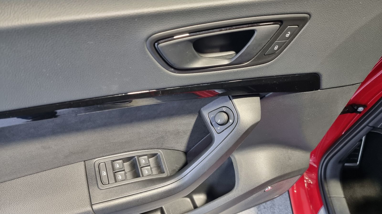 Fahrzeugabbildung CUPRA Ateca 2.0 TSI DSG 4Drive